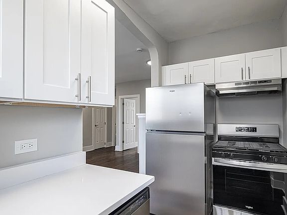 3rd image of 5331 W Congress Pkwy #G