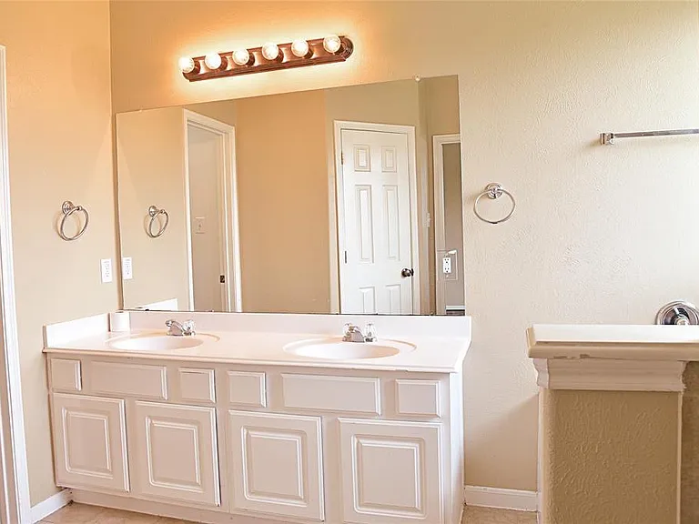 12903 Flat Creek Dr — Photo 18