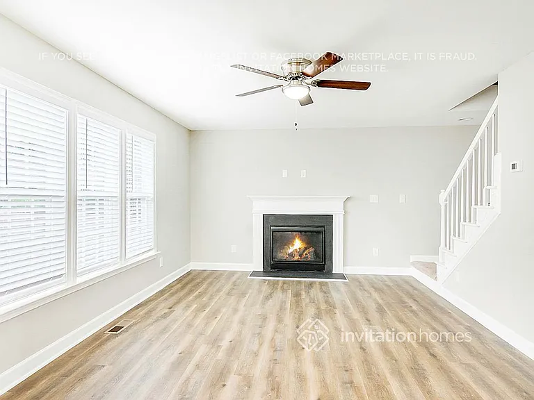 109 Woodsorrell Ct — Photo 4