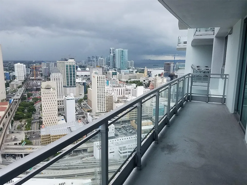 90 SW 3rd St #4206
