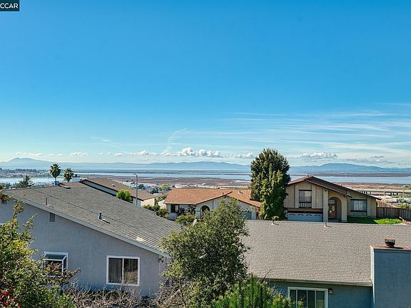 2nd image of 120 Persimmon Dr