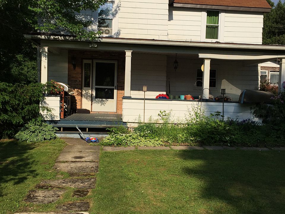 2nd image of 155 Hickory Ln