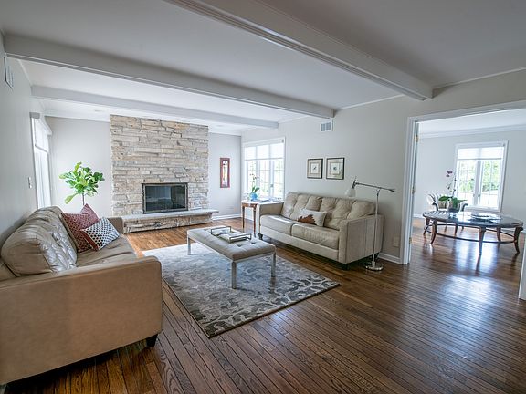 5th image of 3012 White Pine Dr