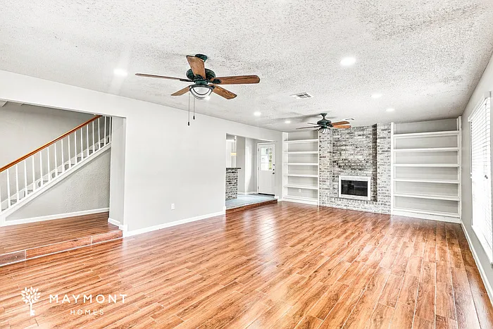 4 bed, 2.5 bath, 2511 sqft, $2,030 — Photo 4
