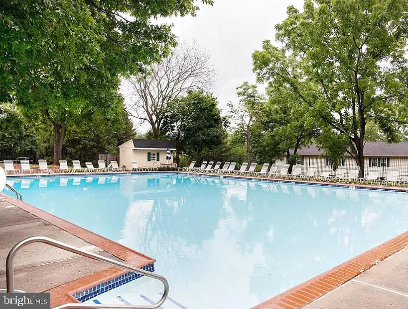 2 bed, 1.5 bath, 1060 sqft, $1,950 — Photo 3