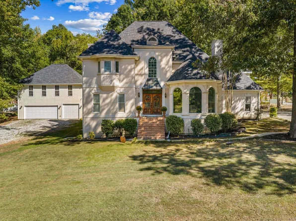 1452 Graham Ave, Tuscumbia, AL 35674