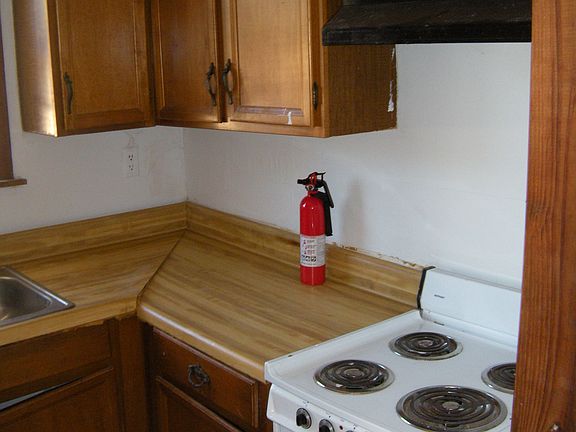 4th image of 3601 E 2nd St