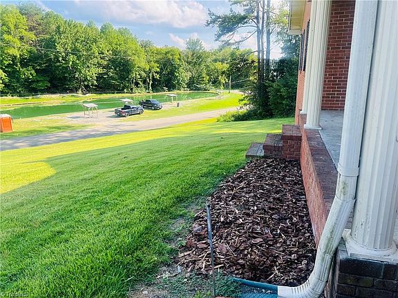 3rd image of 505 Belvue Dr