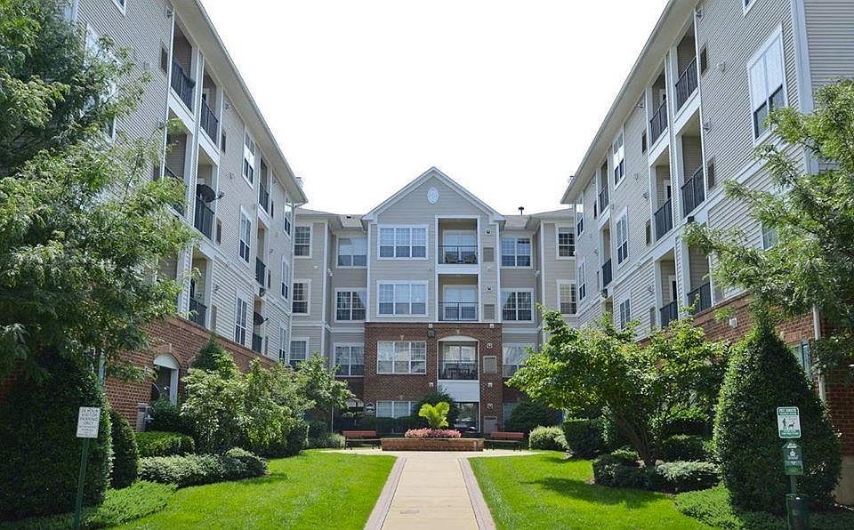 1st image of 4860 Eisenhower Ave Unit 382
