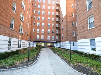 247 Parkview Avenue #6M, Bronxville, NY, 10708