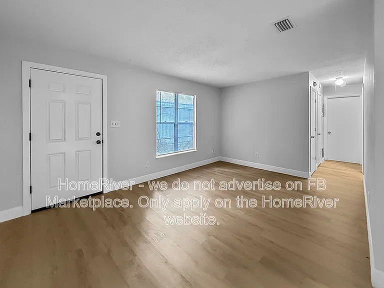 1111 W 2nd St — Photo 3