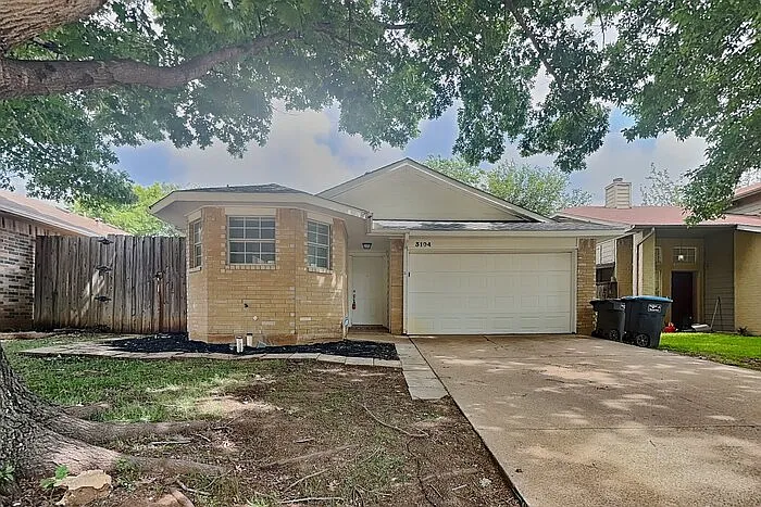 3104 Stonewall Ln — Photo 1
