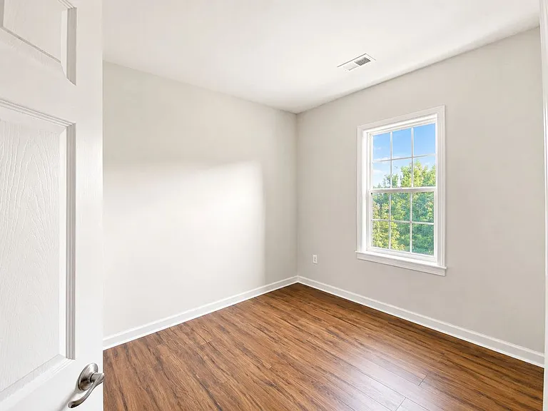 9706 Braidwood Ter — Photo 17