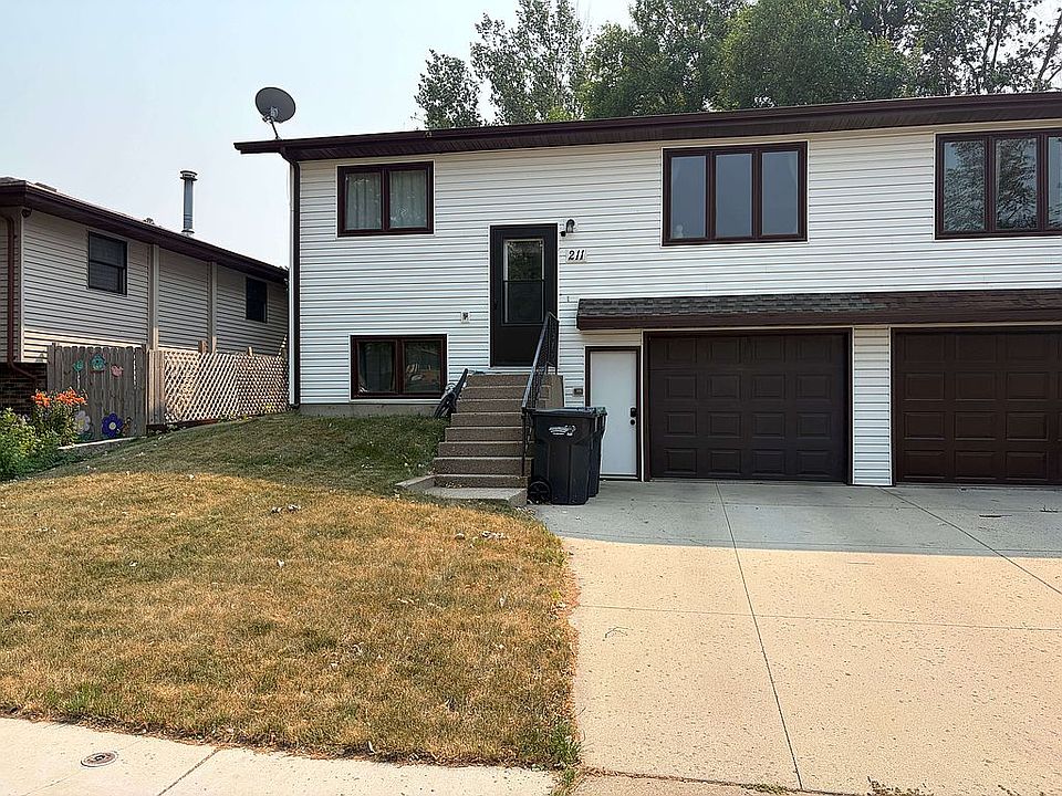 1st image of 211 14th St NE