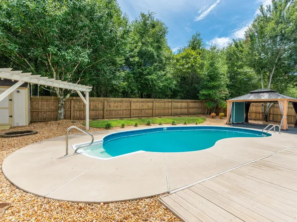 307 Gauntlet Dr, Crestview, FL 32539