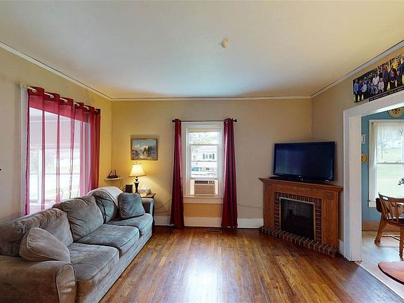3rd image of 973 Park Ave