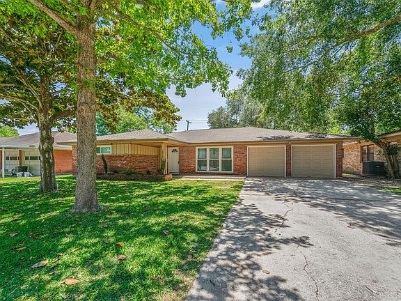 2nd image of 2009 Colby Dr