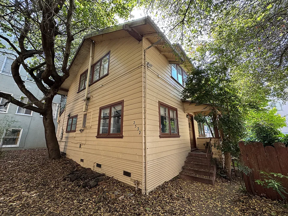 2532 Dwight Way #2