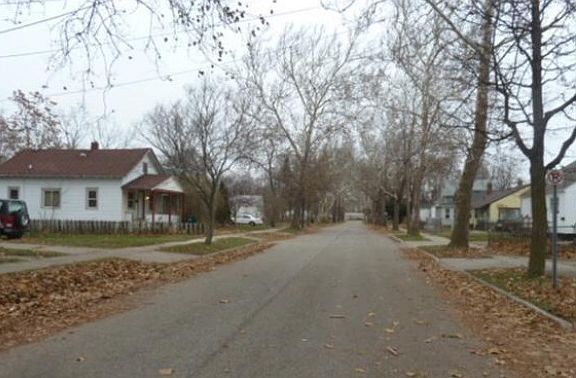 3rd image of 635 S Foster Ave