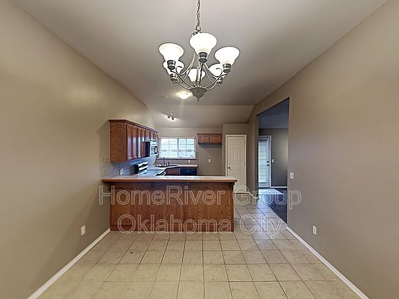 5th image of 4013 Queens Dr