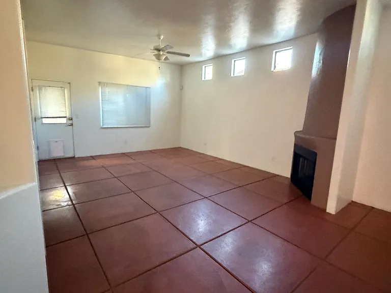 3619 E 4th St #3619-4TH-ST — Photo 5