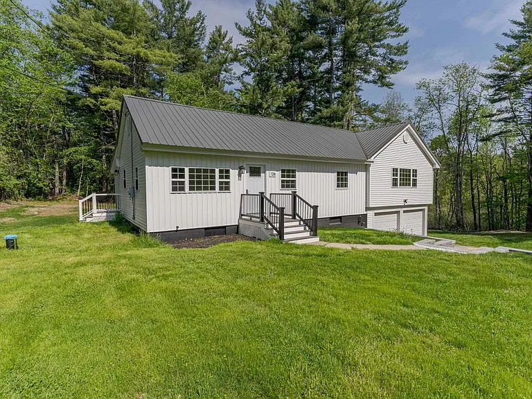 126 Watson Rd — Photo 4