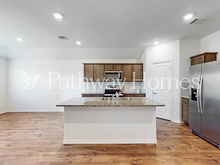 957 English Dr — Photo 6