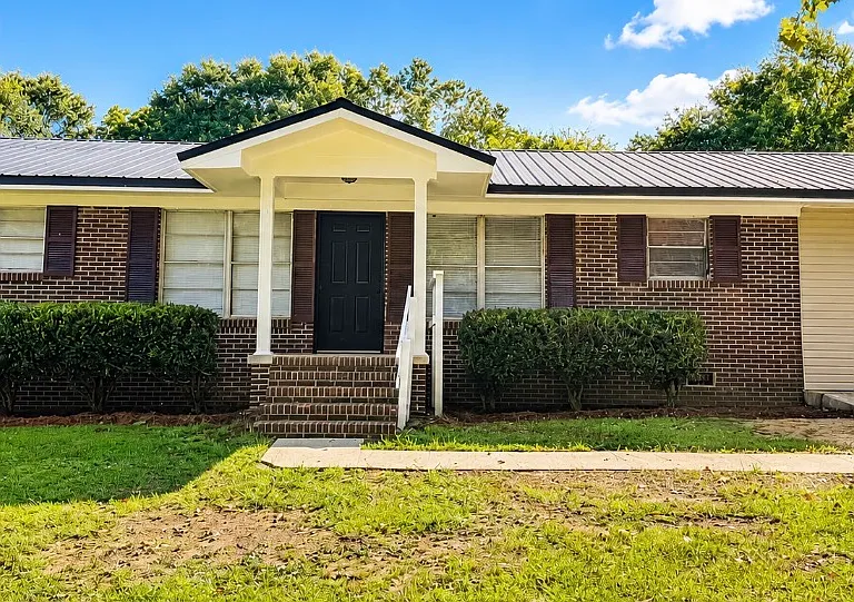 178 Dale Cir — Photo 1