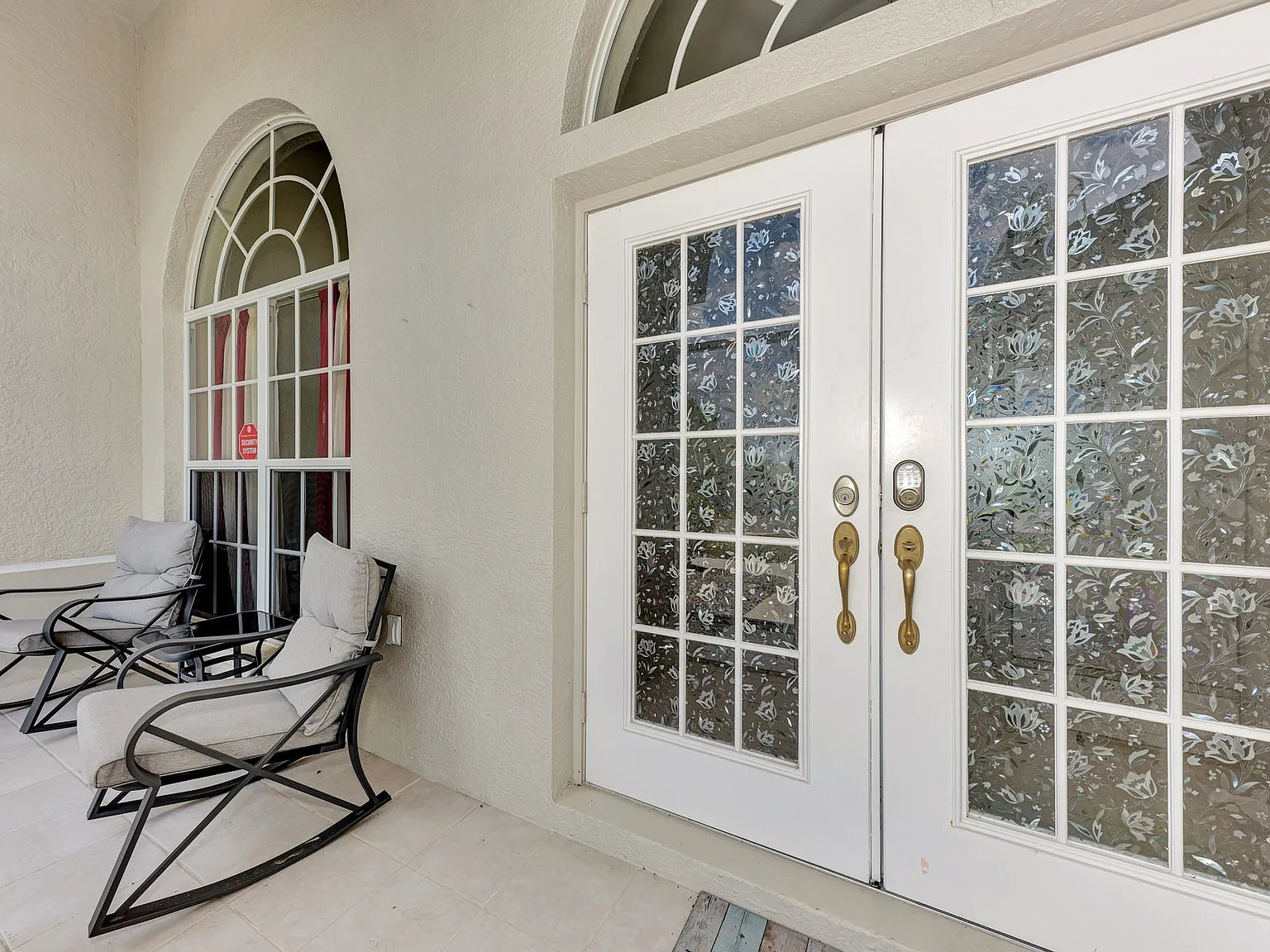 3 bed, 2304 sqft, $8,500 — Photo 3