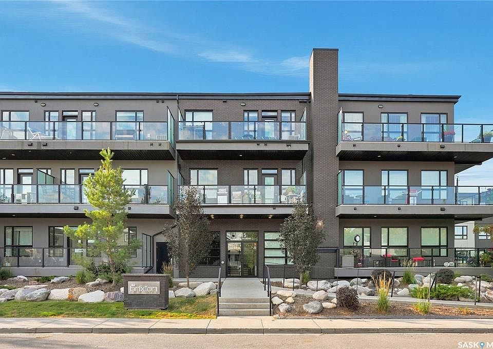 1st image of UNIT 211-415 Maningas BEND