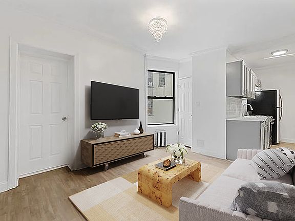 3rd image of 218 Thompson St APT 5