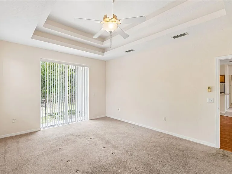 37 Greenpark Blvd — Photo 31