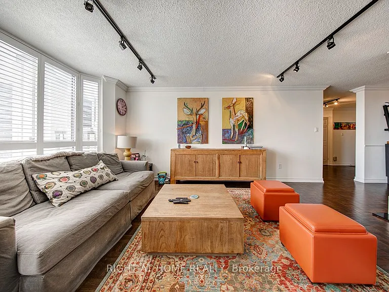 280 Simcoe St #1405 — Photo 11