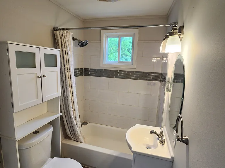 Back house - bathroom