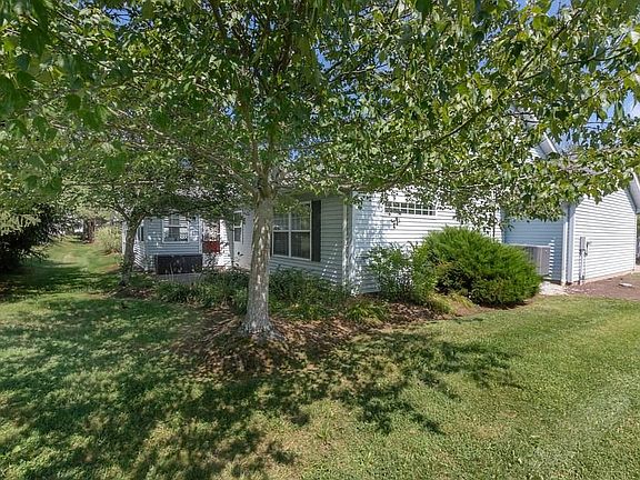 2nd image of 510 Brandon Ct