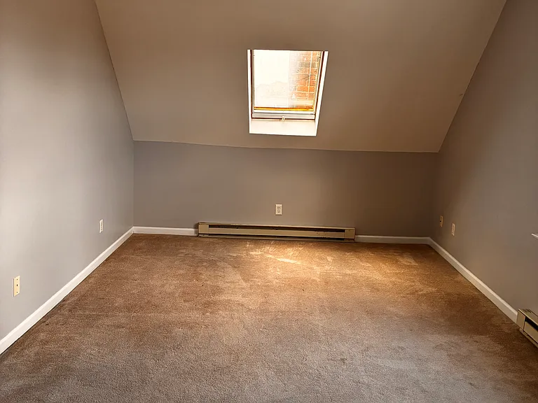 247 Main St #1 — Photo 7