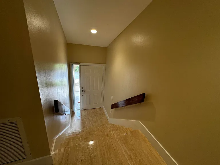 5520 Coach House Cir #G — Photo 5