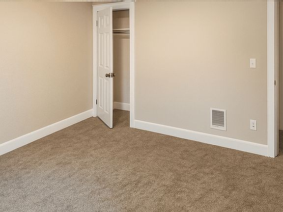 5th image of 155 Grove Ave