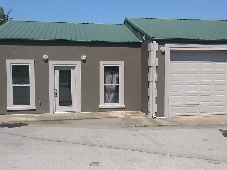 1st image of 2121 Commercial Dr #D