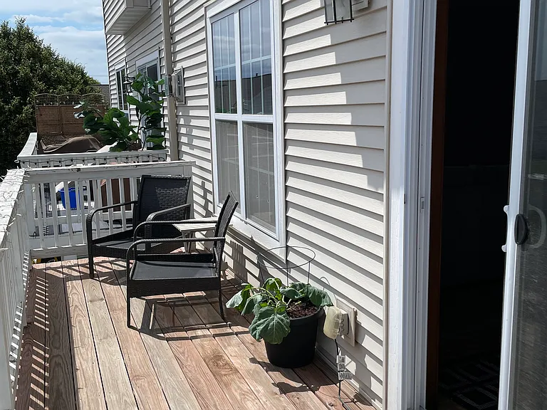 2435 Foxglove Cir — Photo 17
