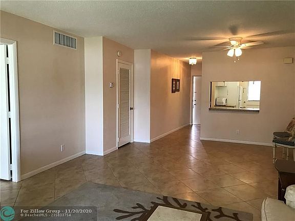 2nd image of 1427 E Hillsboro Blvd APT 123