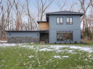 3276 Bentwood Dr SE, Grand Rapids, MI 49546