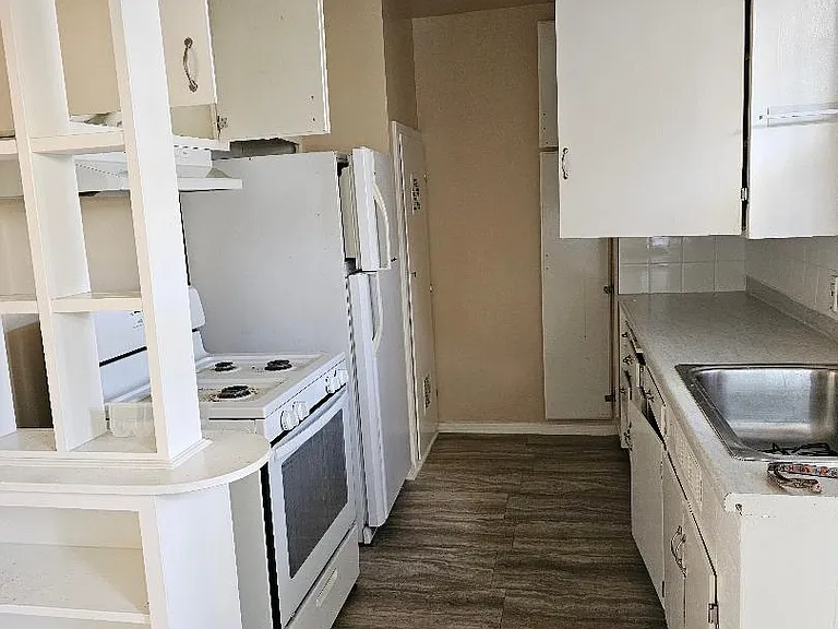 3711 W Adams Blvd #1 — Photo 5