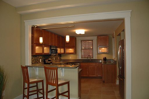 4th image of 105 E Oak St APT 201