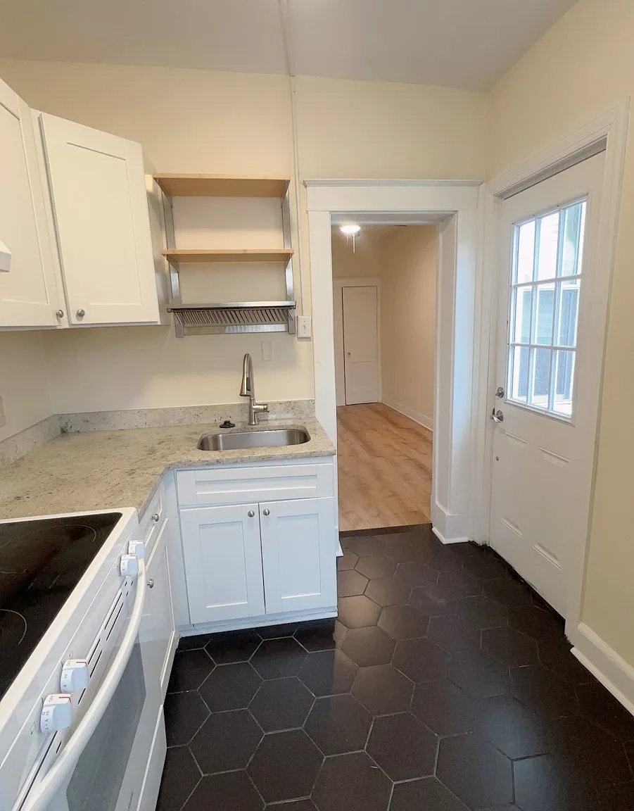 2307 Windsor Avenue — Photo 3
