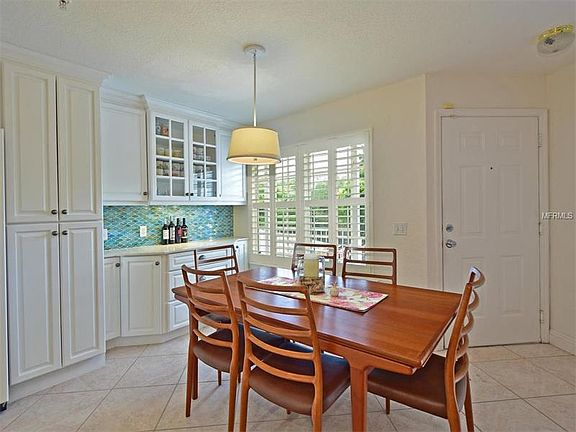 2nd image of 850 S Tamiami Trl APT 722