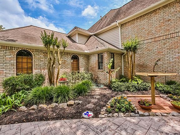 3rd image of 1683 Kelliwood Oaks Dr