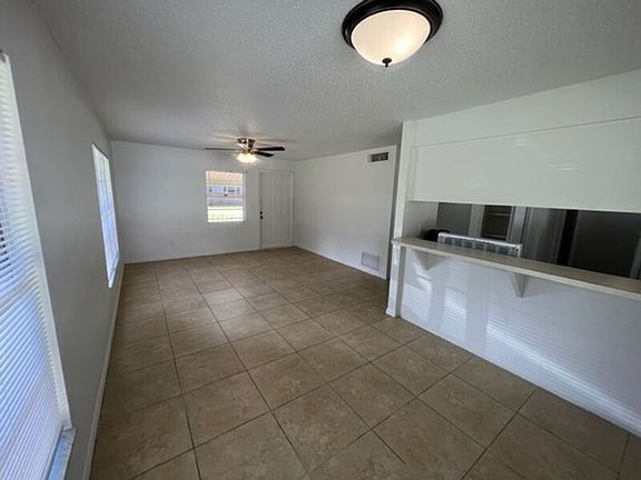 4th image of 1288 Cloverlawn Ave