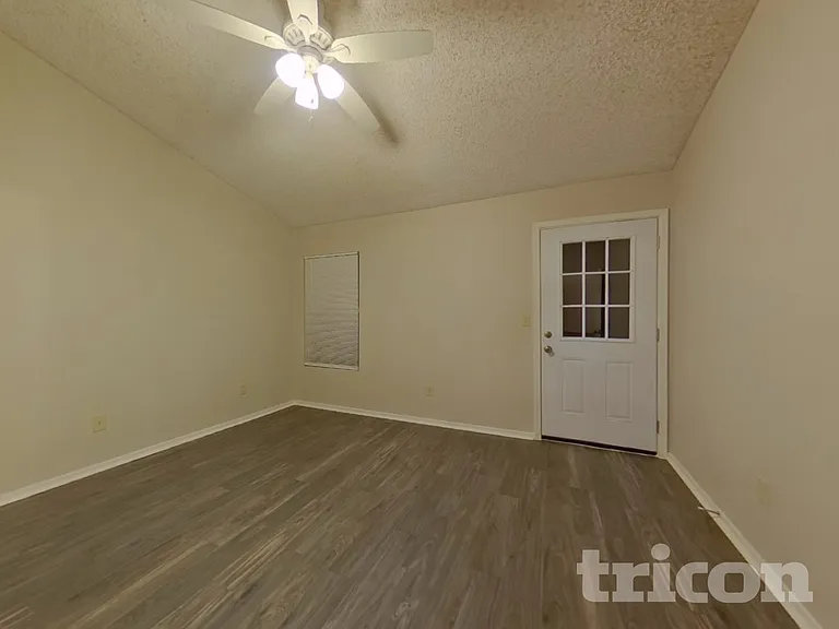 1313 N Avoca — Photo 10