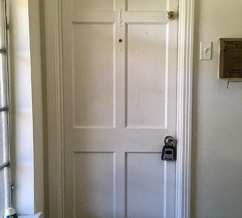 3rd image of 104 W Oakview Pl APT 1